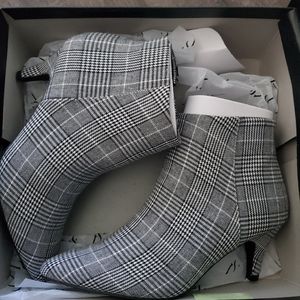SIMPLY VERAWANG Shoes